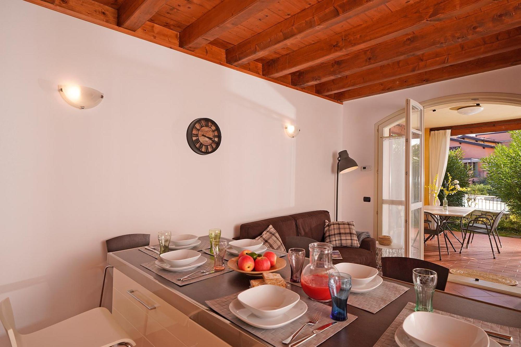 Borgo Del Torchio - Gardagate Apartment Manerba del Garda Bagian luar foto