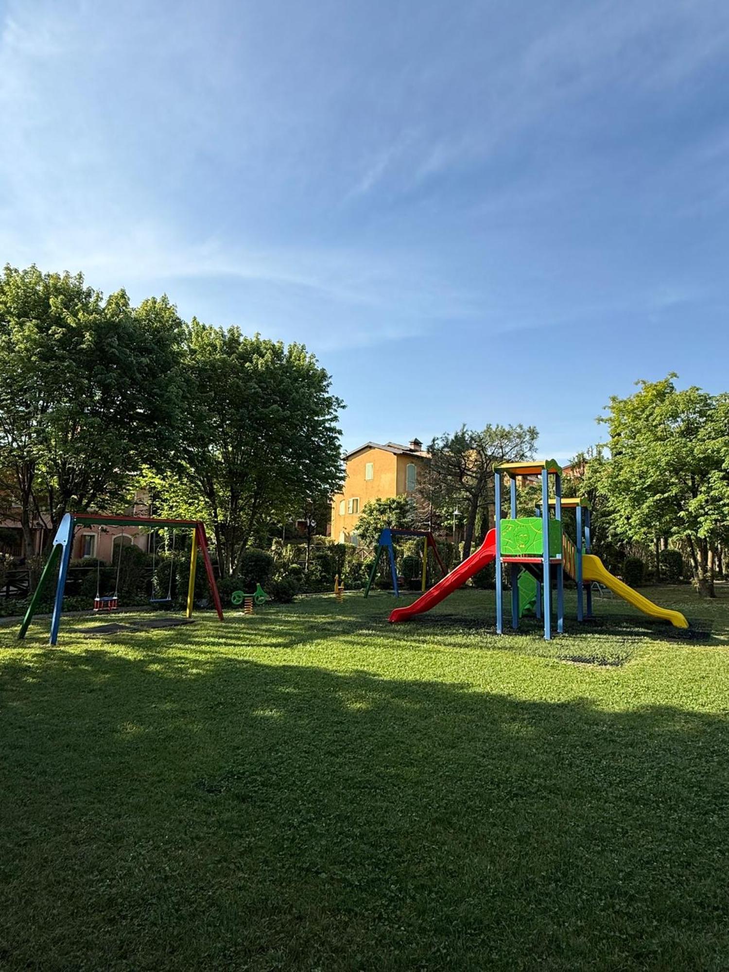 Borgo Del Torchio - Gardagate Apartment Manerba del Garda Bagian luar foto